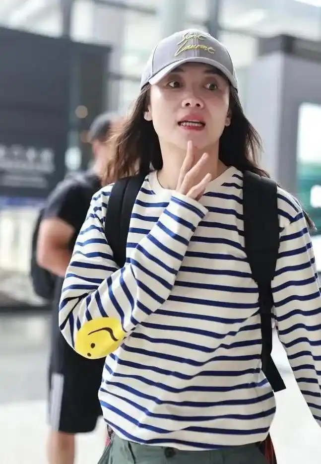 明星卸妆前后颜值对比_国内雀斑多的女明星_娱乐圈真实素颜